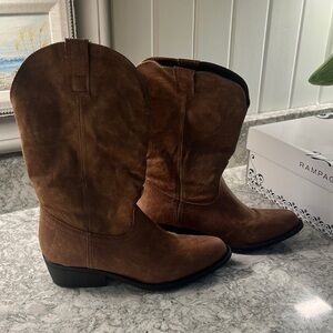 Rampage Walden Western Boots Size 8M
Worn twice
